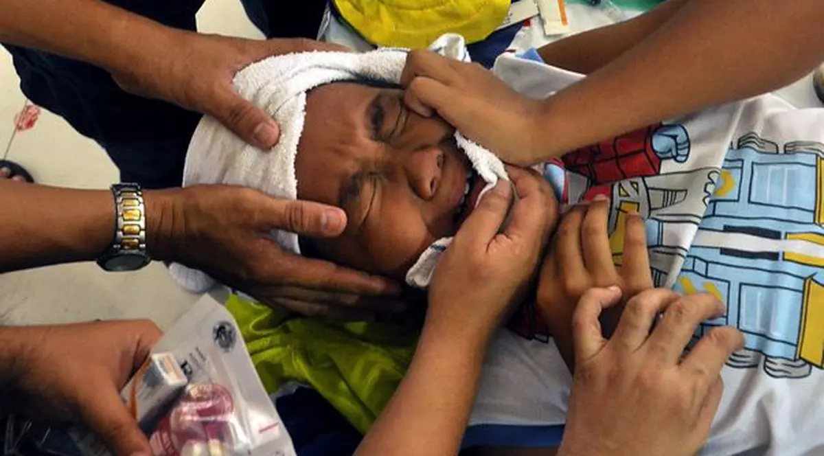 Foto impresionant | Maraton de circumcizii, pentru Cartea Recordurilor, în Filipine