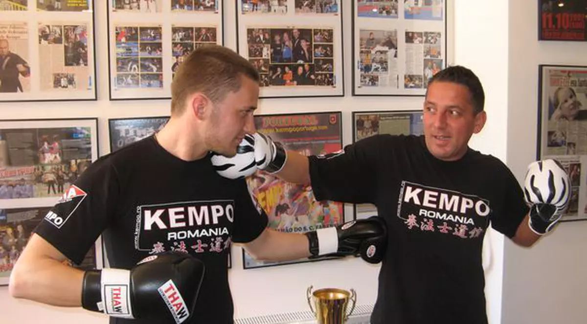 El e singurul fotbalist-asistent tv!