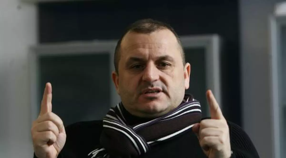 Adrian Mititelu îl lasă pe Pițurcă să joace pe stadionul ”Ion Oblemenco”