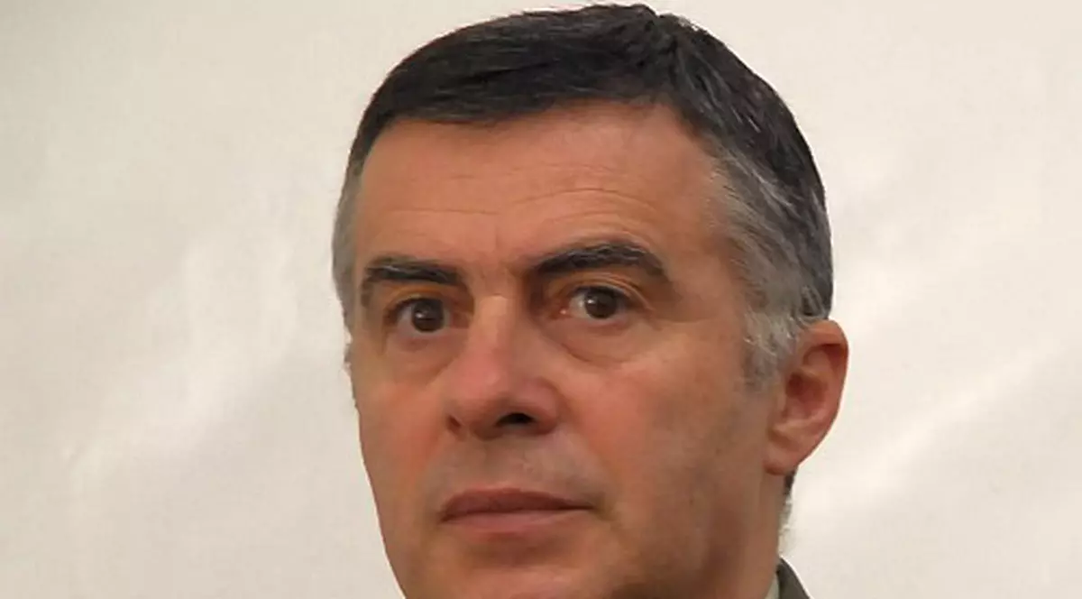 Senatorul Şerban Rădulescu ar putea demisiona din PDL şi să se înscrie în PC