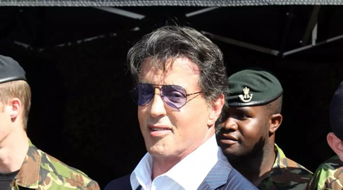 Mii de persoane trimise în judecată din cauza unui film al lui Stallone