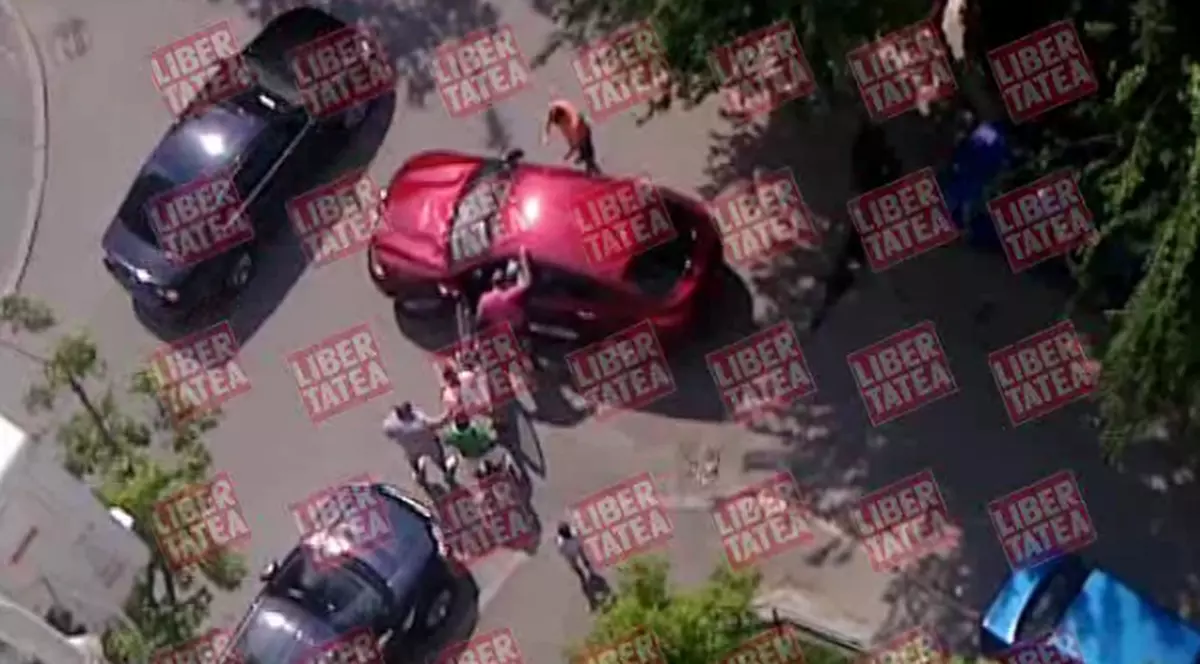 Vali Vijelie: ”Am spart parbrizul pentru că a vrut să mă calce cu mașina!”