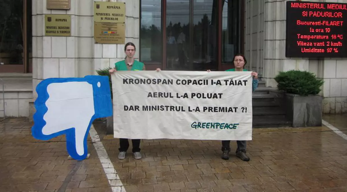 Protest în fața Ministerului Mediului