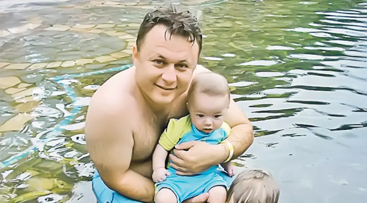Dragoş Dolănescu şi-a dus familia în vacanţă la vulcanul Ariel, din Costa Rica