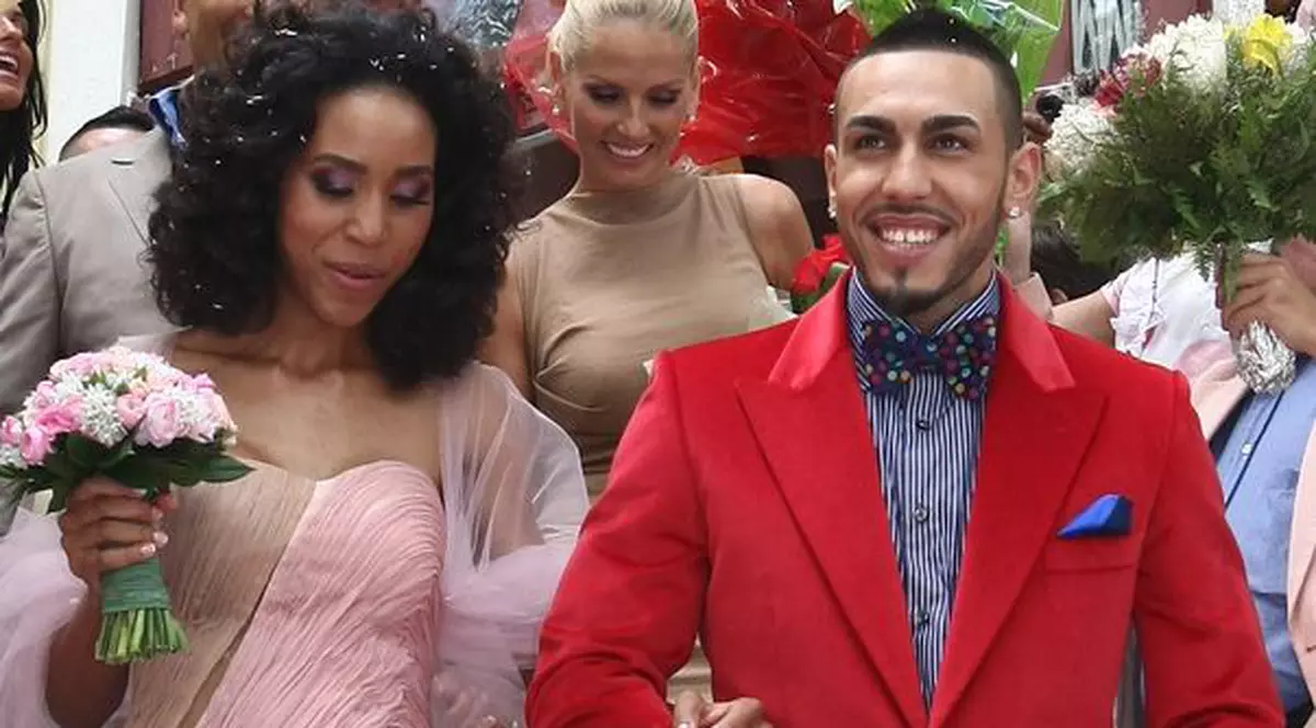 EXCLUSIV | CE FAC VEDETELE DE VALENTINE'S DAY | Alex Velea: "Seara o petrec acasă cu cea pe care o iubesc!"