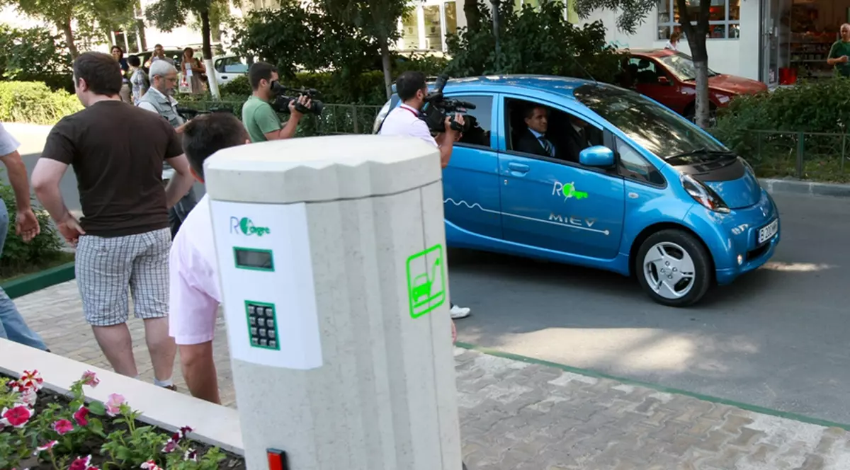 Doar 4,5 lei costă ”plinul” făcut la ”pompa eco” 