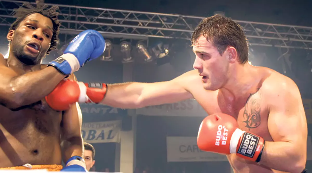 Luptătorul Ionuţ Iftimoaie a dat-o pe actorie!