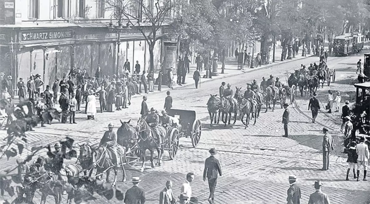 Aşa au ocupat românii Budapesta | Fotografii inedite din campania militară