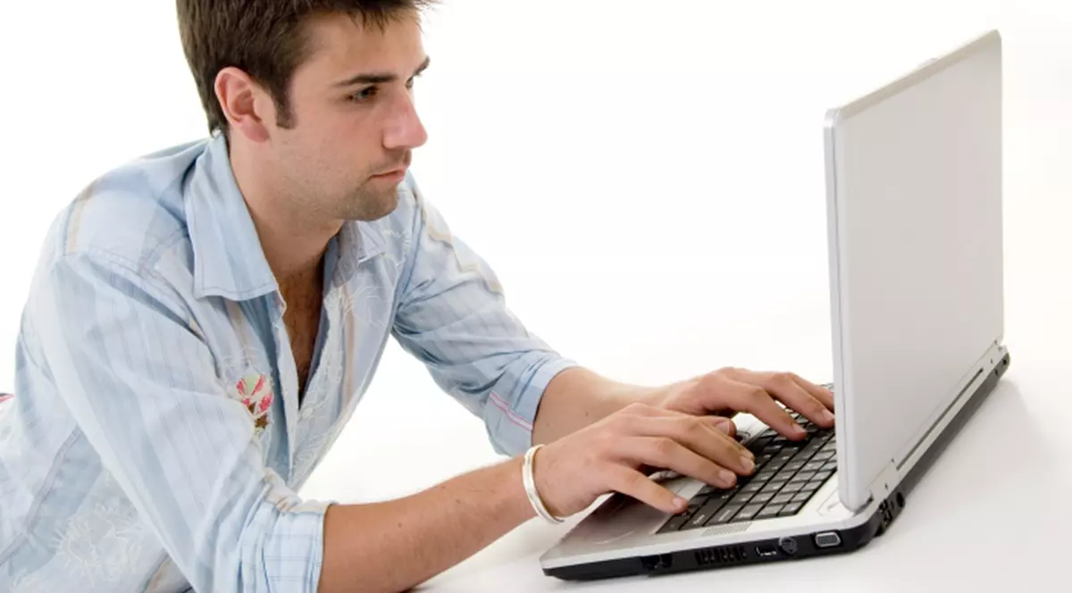 Iată care sunt universităţile care oferă meditaţii pe Internet