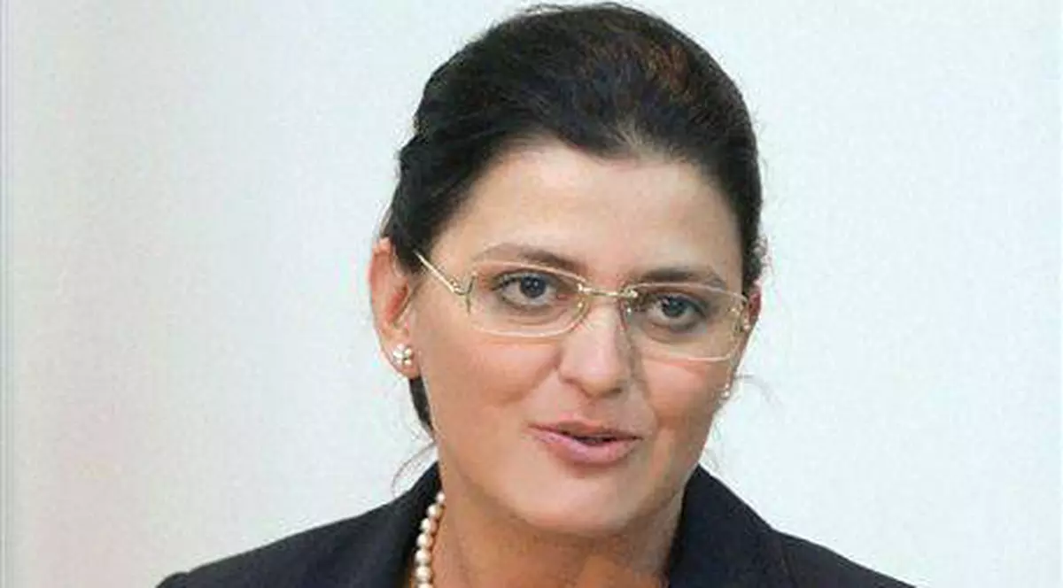 Dupa isprava cu trenul, ministrul Anca Boagiu s-a ales cu o poreclă:”domnişoara Frână”