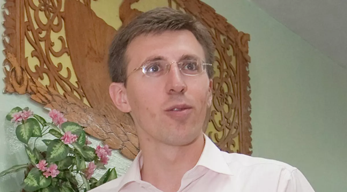 Chirtoacă a luat-o pe urmele lui Geoană