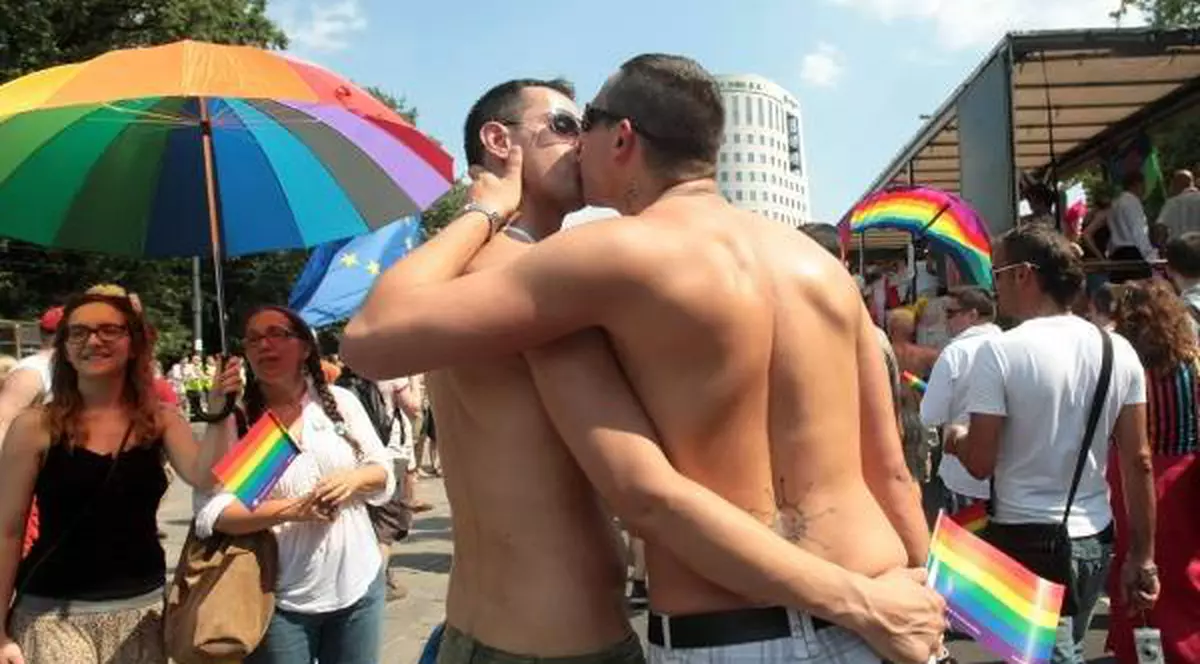 Căsătoriile între homosexuali au fost legalizate la New York