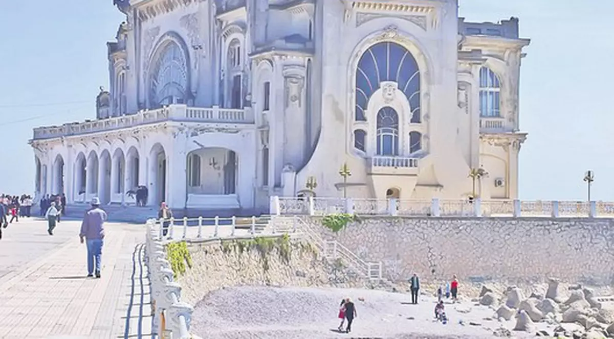 Cine cumpără Cazinoul?