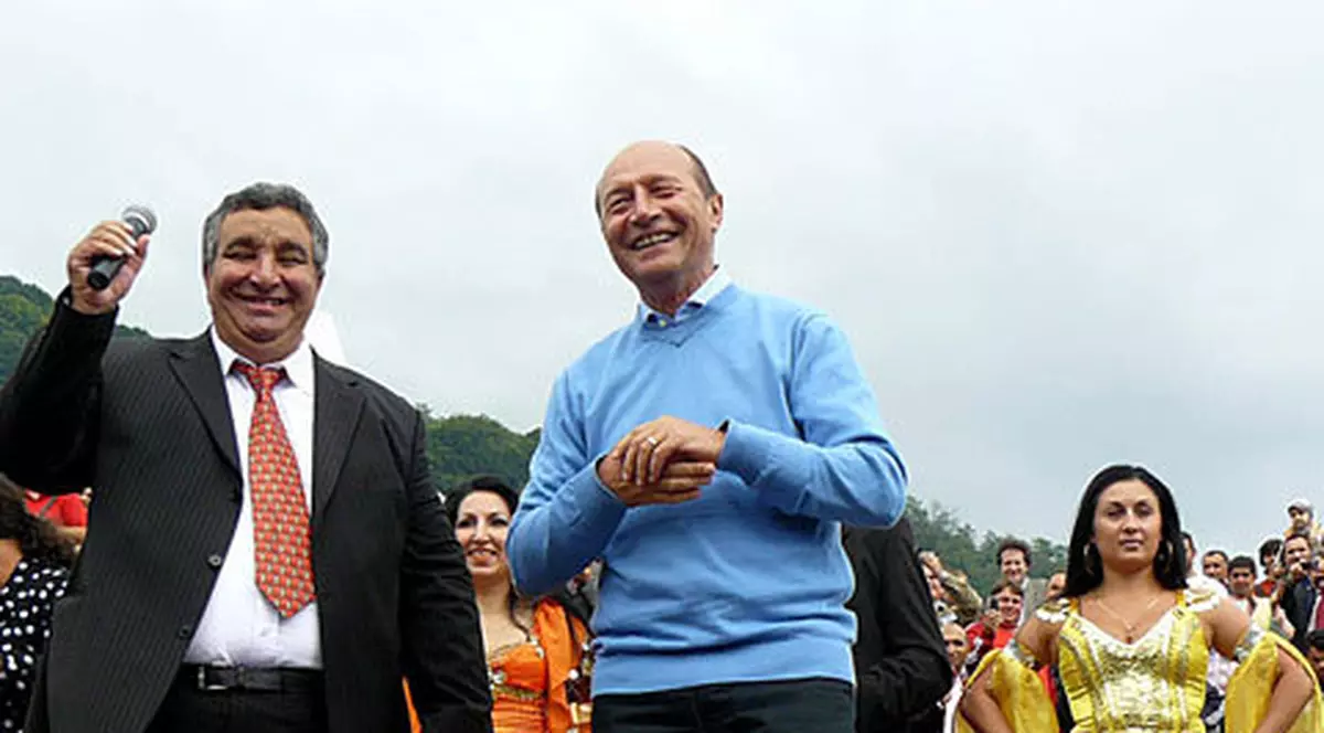 Mircea Dinescu: Singurul rege pe care îl admiră Băsescu e regele Cioabă