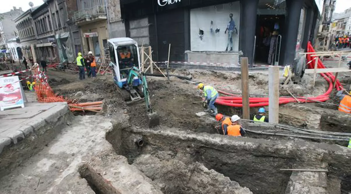 Istoria zidurilor Curţii Domneşti, acoperită cu beton