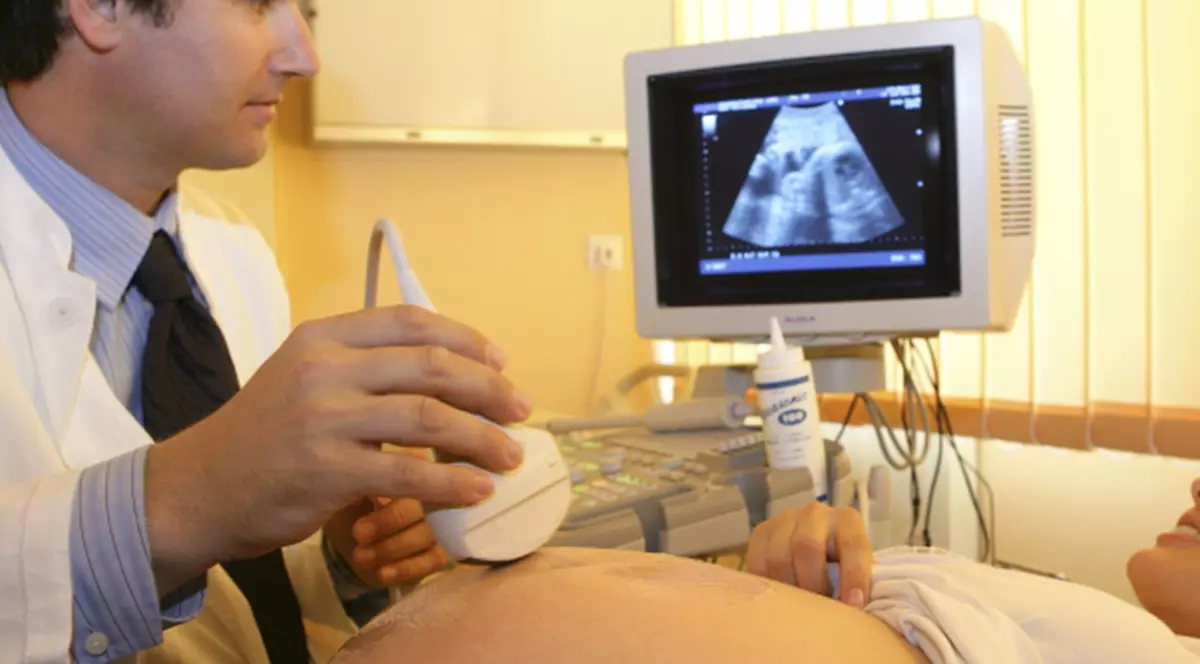 Au şantajat medicul ginecolog după un avort! I-au cerut 13.000 de euro