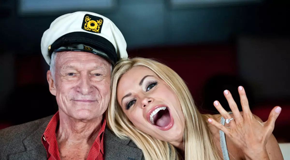 Crystal Harris: «Nu eram singura femeie din viaţa lui Hefner»