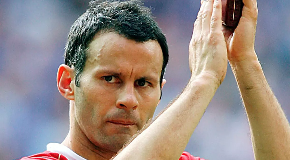 Fotbalistul Ryan Giggs s-a iubit, timp de opt ani, cu soţia fratelui său