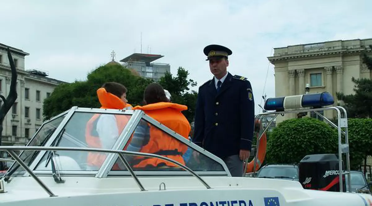 Copiii s-au dat în bărci la "Interne"