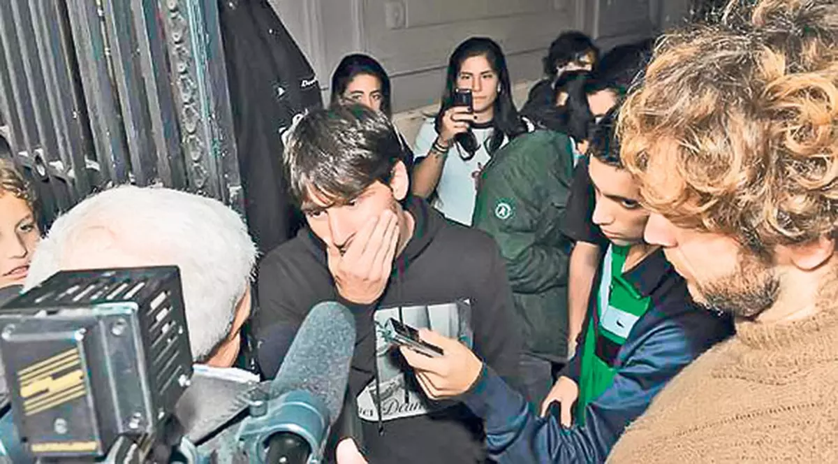 Video | Messi a primit un pumn!