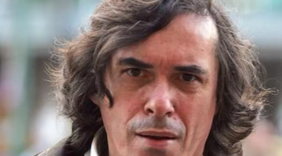 Mircea Cărtărescu reacţionează în dezbaterea "Despre smerenie", piesa trupei Taxi!