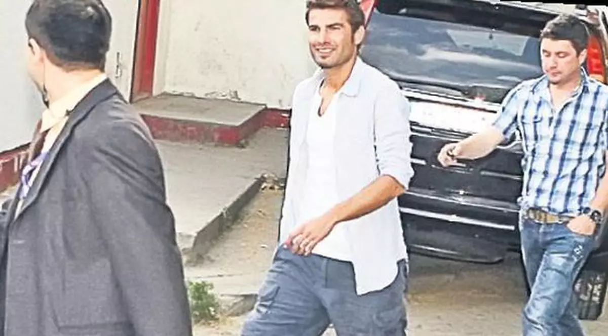Ţinuta de stradă a lui Adrian Mutu, aparent banală, costă o avere: Fițe de 26.450 € 