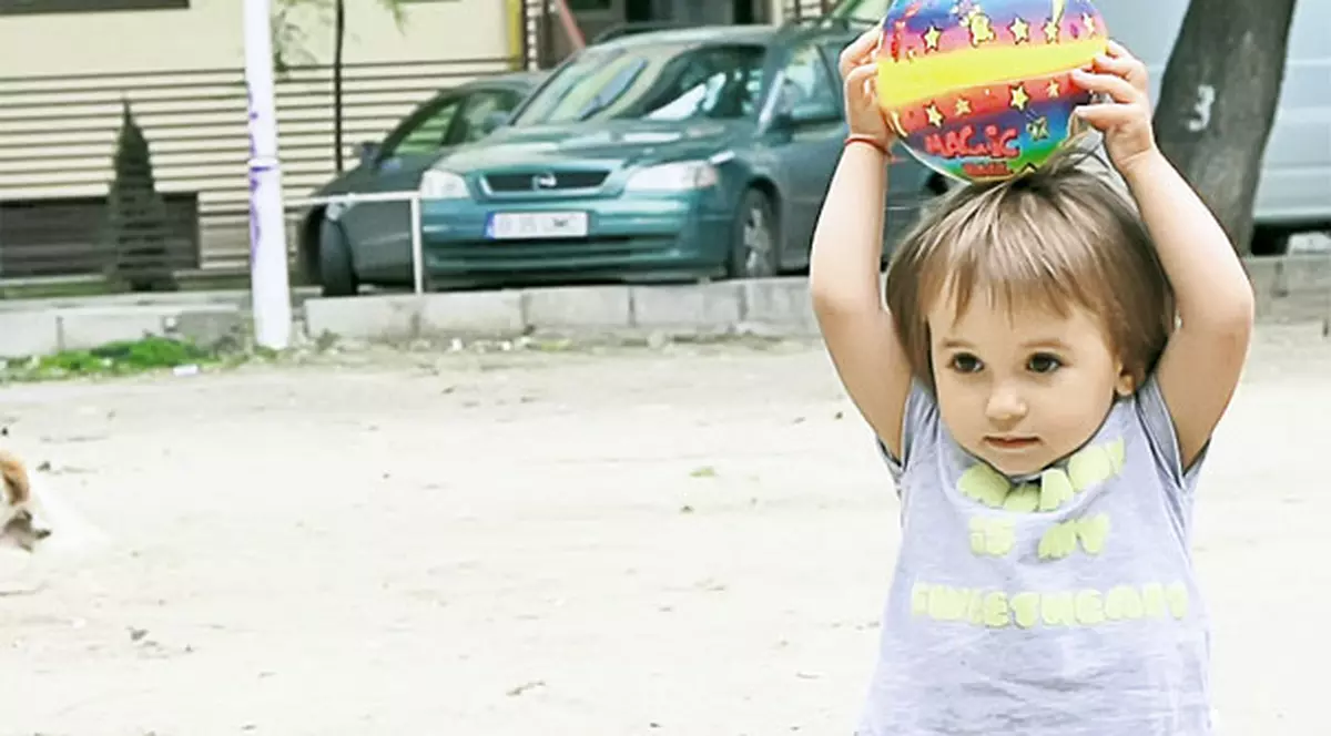 Locuitorii din sectorul 6 sunt revoltaţi că locul de joacă al copiilor a fost distrus: «Vrem parcul înapoi!»