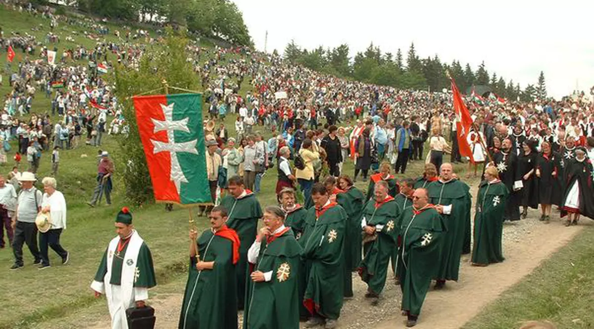 Cea mai mare procesiune catolică de Rusalii are loc în Harghita
