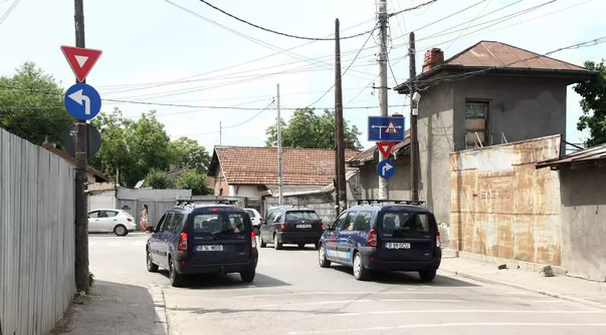 Alo, Poliţia! Noi după care semn ne luăm?