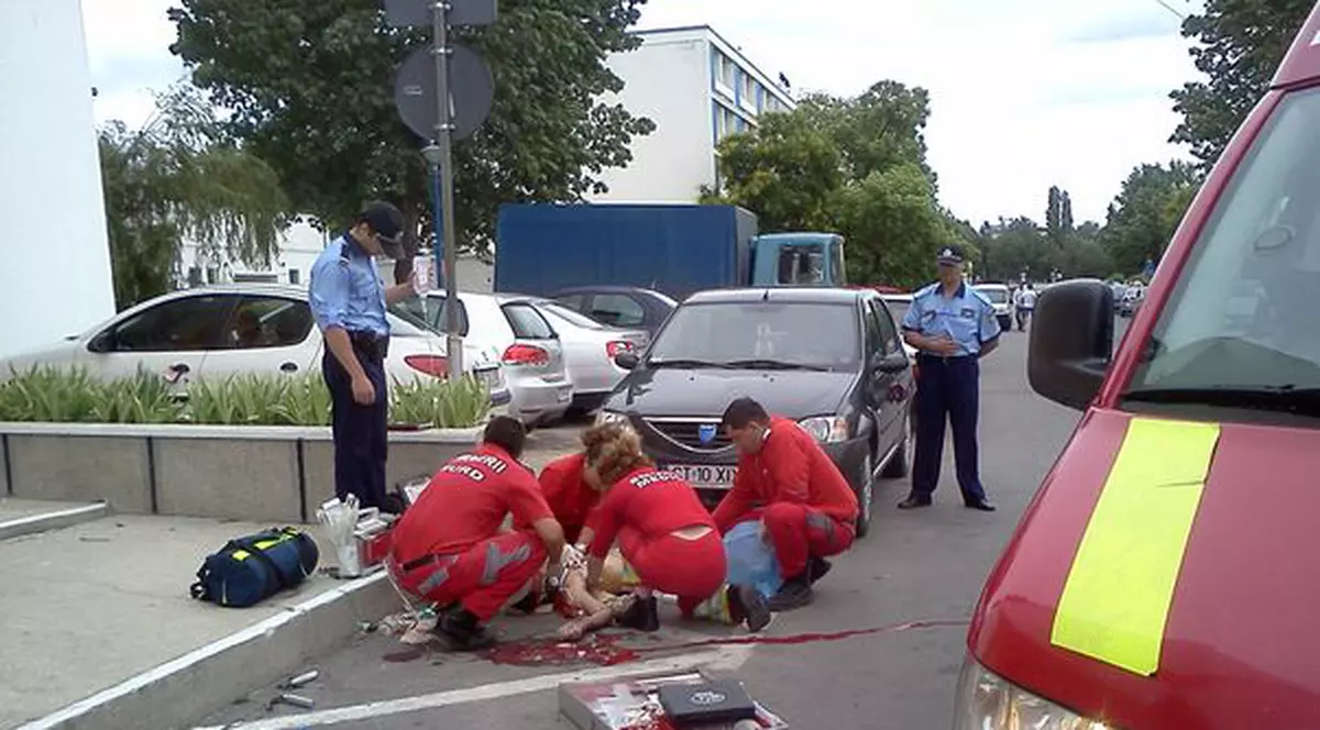 Un bărbat s-a sinucis aruncându-se de pe un hotel din Mamaia