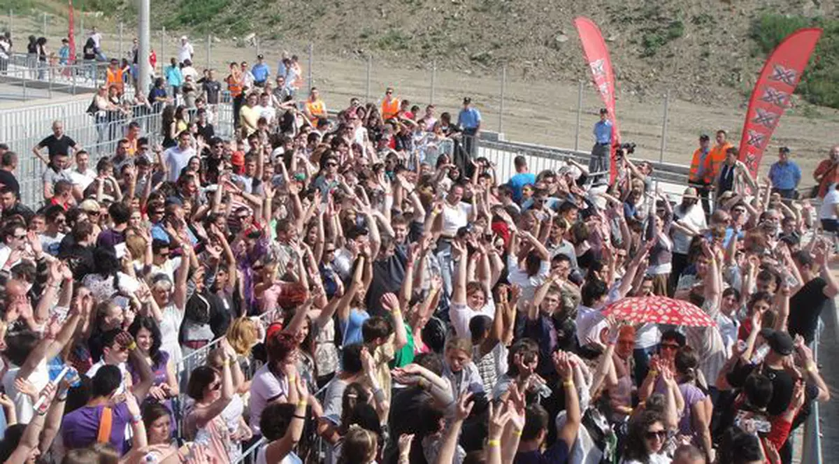 Peste 2.000 de sticle de apă s-au băut la audițiile X Factor de la Iași