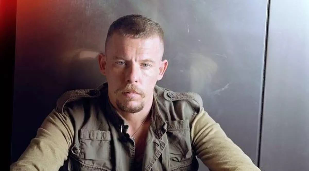 Designerul Alexander McQueen a lăsat moştenire câinilor săi 82.000 de dolari