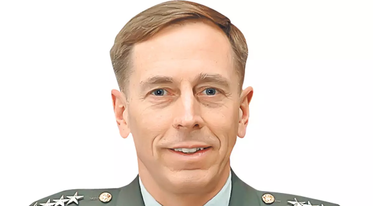 Prins cu AMANTA, șeful CIA a luat o DECIZIE RADICALĂ