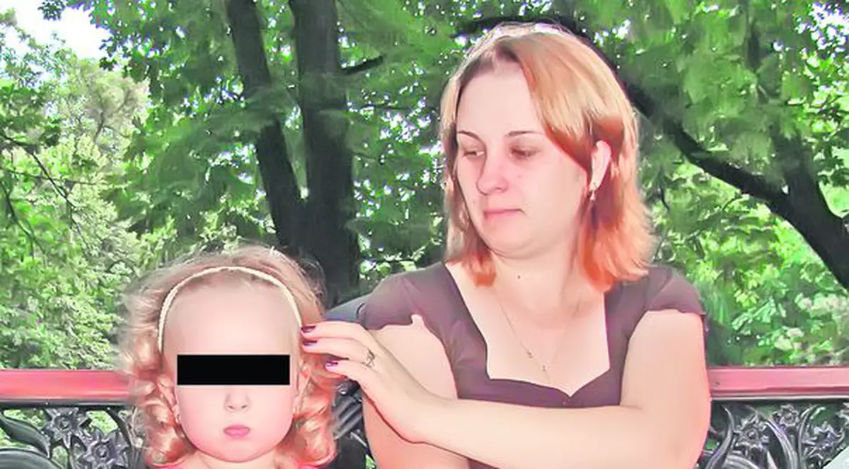 Mamele din Bucureşti sunt înnebunite de zvonuri despre prunci răpiţi în scopuri medicale. Poliţia vrea să liniştească spiritele: Calmaţi-vă! Nu se fură copii!