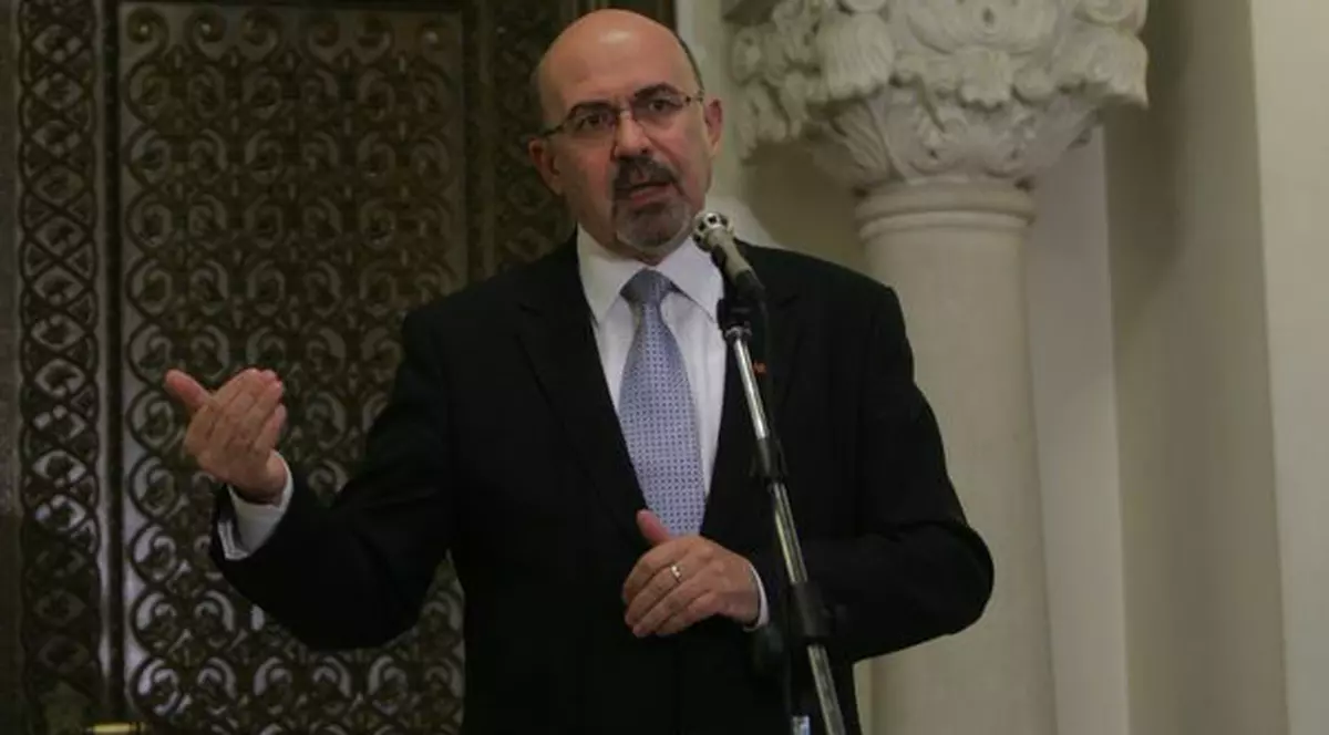 Marko Bela, împotriva lui Laszlo Tokeş