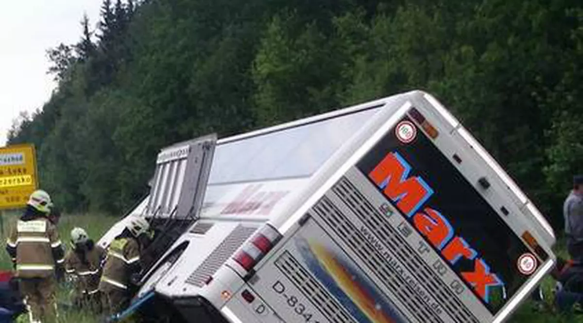 Cel puţin 15 răniţi în urma unui accident rutier în apropiere de Craiova