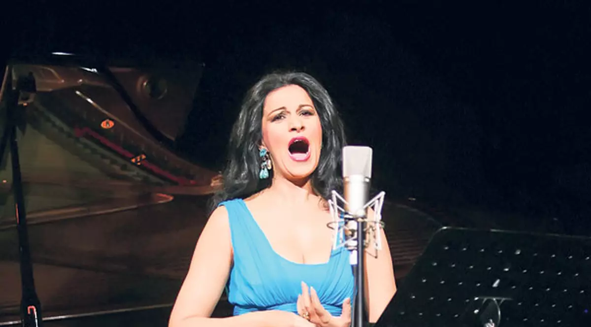 Soprana Angela Gheorghiu, făcută praf de un celebru critic britanic: «A fost la fel de expresivă ca un semafor»