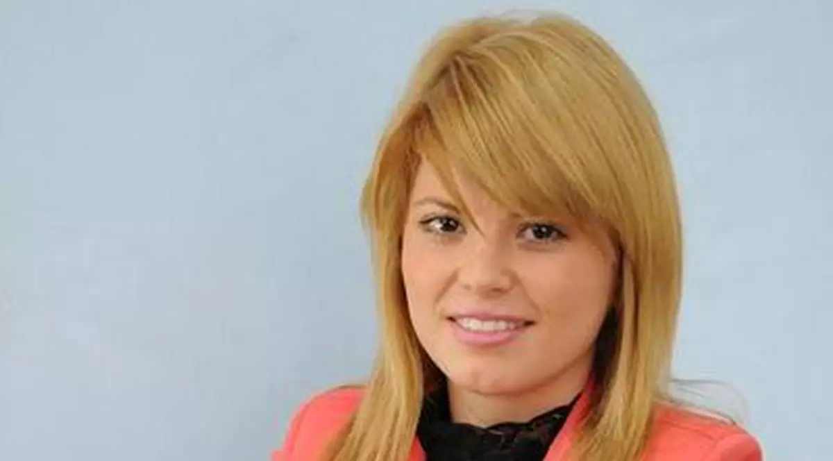 Exclusiv | O elevă de nota 10 la BAC: "Nu mă surprinde că au picat mulţi. Examenul nu a fost de nivel mediu"