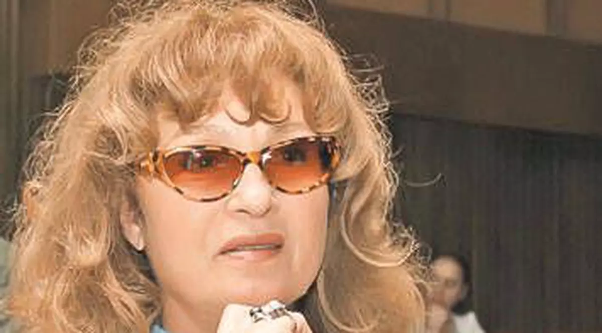 EXCLUSIV / Angela Similea a intrat în pauză vocală. A încheiat sezonul de cântat și a fugit de frig peste Ocean