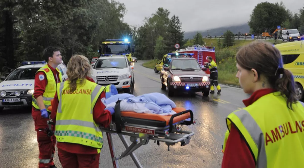Martorii atacului din Norvegia: ”Ne-am întins lângă cadavre și ne-am prefăcut morți”