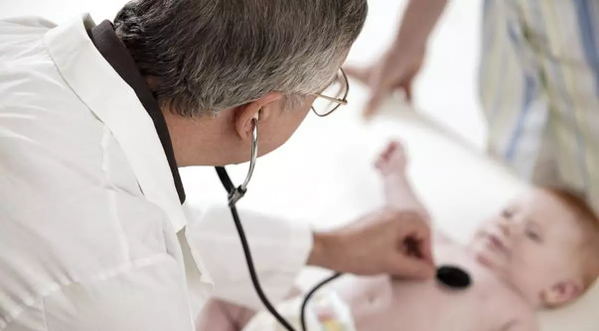 În România trei copii mor în fiecare minut din cauza pneumoniei