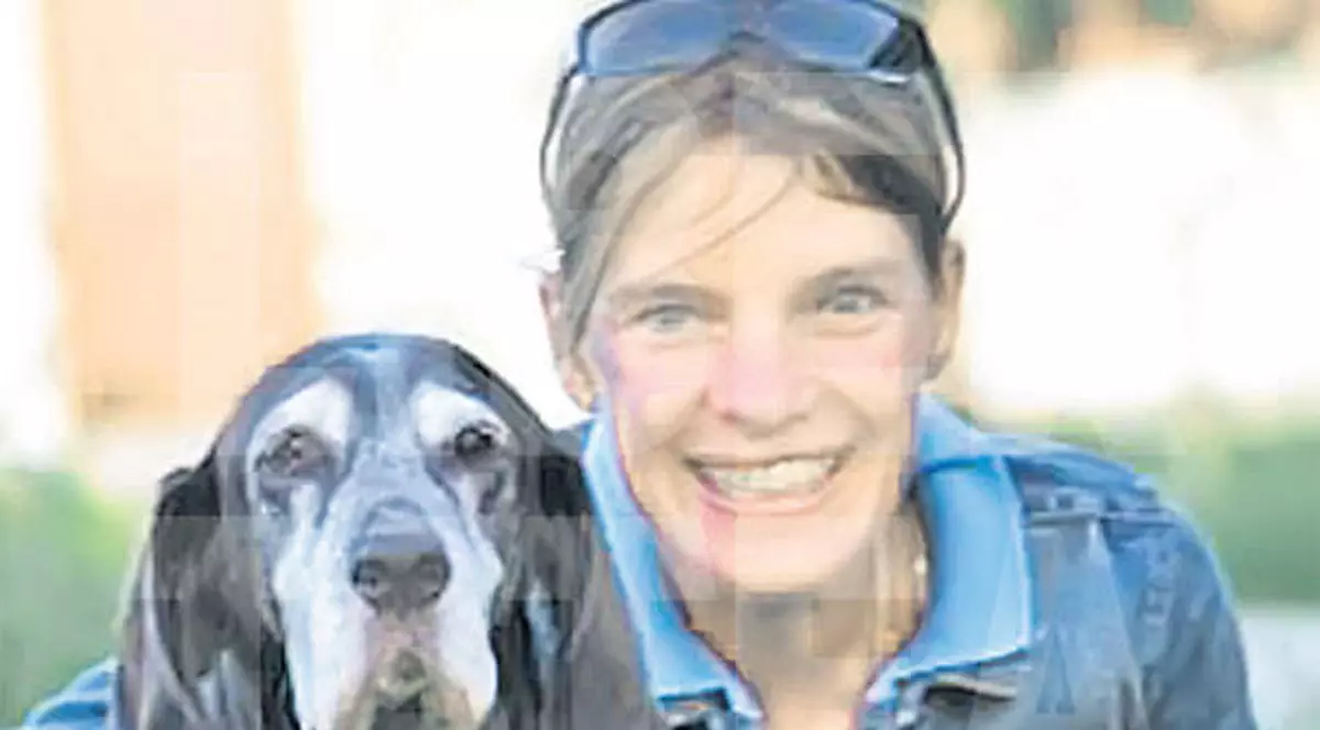 Exclusiv | Cristina Verona și mama ei au fost înmormântate azi