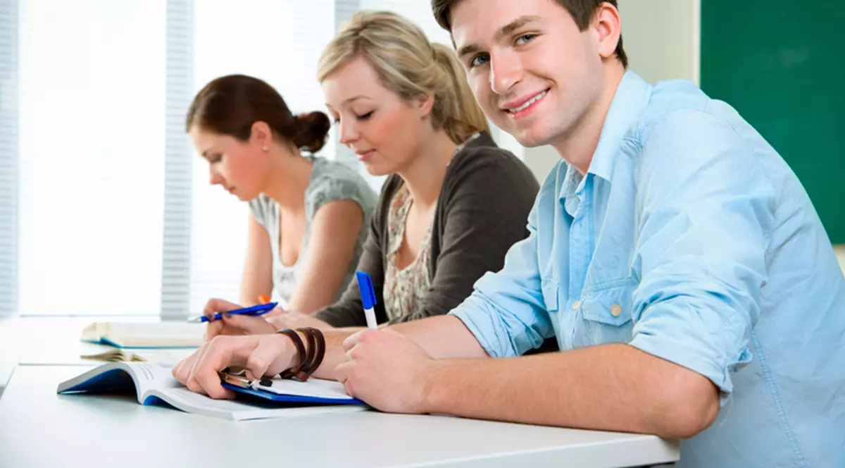 Se poate şi altfel! Elevii români au obţinut 12 medalii la Olimpiada Internaţională Pluridisciplinară Tuymaada 