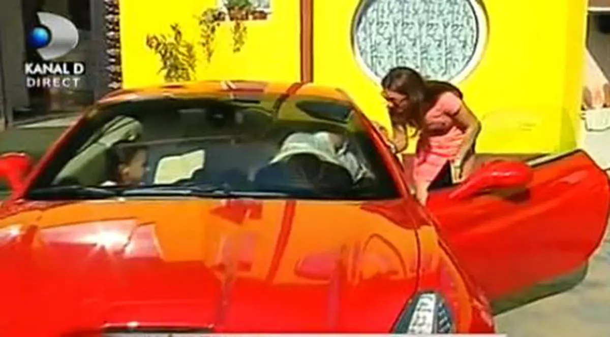 Uite ce Ferrari şi-a tras Adi Minune! 