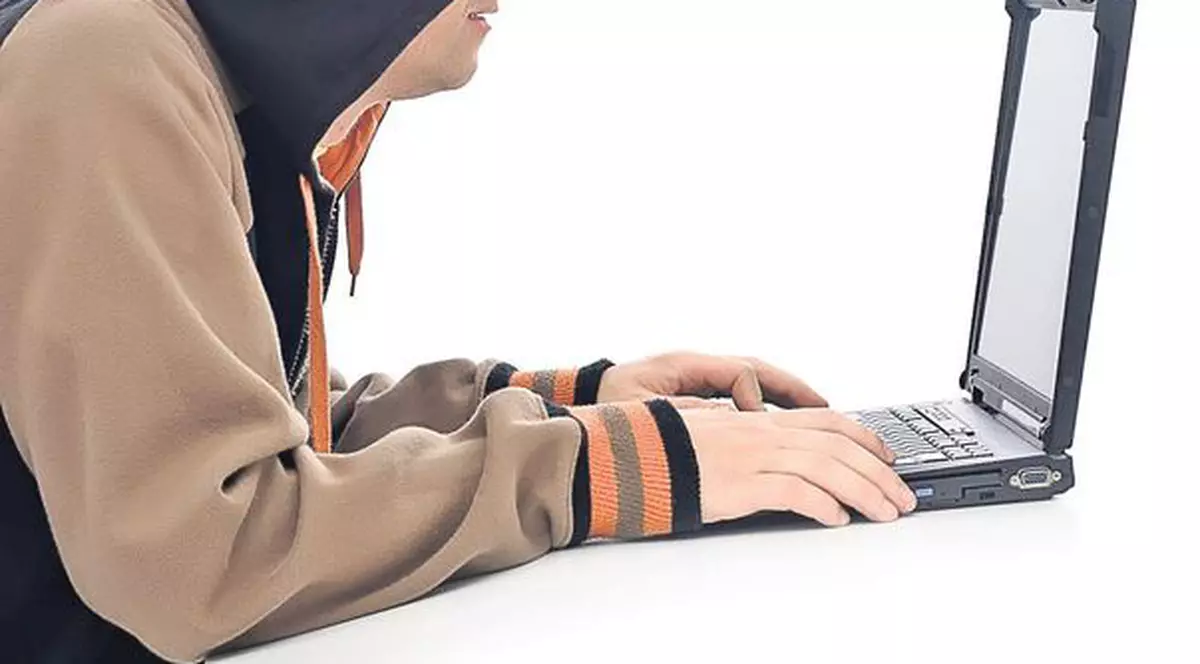 Bandiții care au dat țepe de 20 de milioane $ pe internet mințeau că sunt militari americani