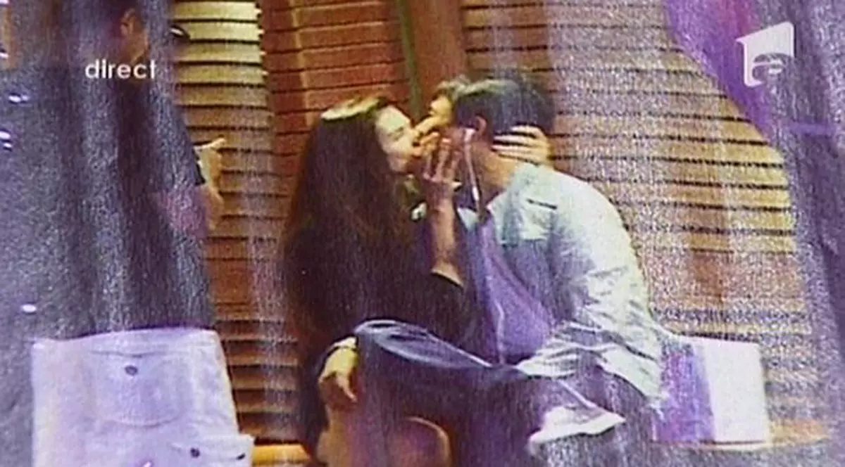 Imagini senzaționale | Uite cum îl sărută Monica Gabor pe bărbatul pentru care a divorțat de Irinel Columbeanu!