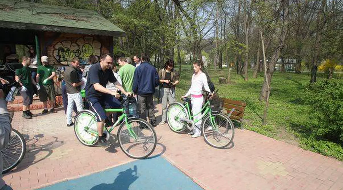 Haideţi la o plimbare cu bicicleta!