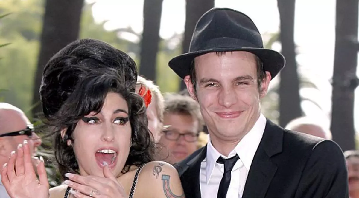 Aflat în închisoare, fostul soţ al cântăreţei Amy Winehouse o plânge: "Lacrimile mele nu vor seca niciodată"