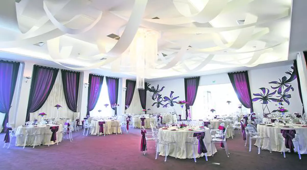 Alina şi Cristi Borcea au cheltuit o avere pentru a satisface poftele culinare ale invitaţilor de la nunta lor