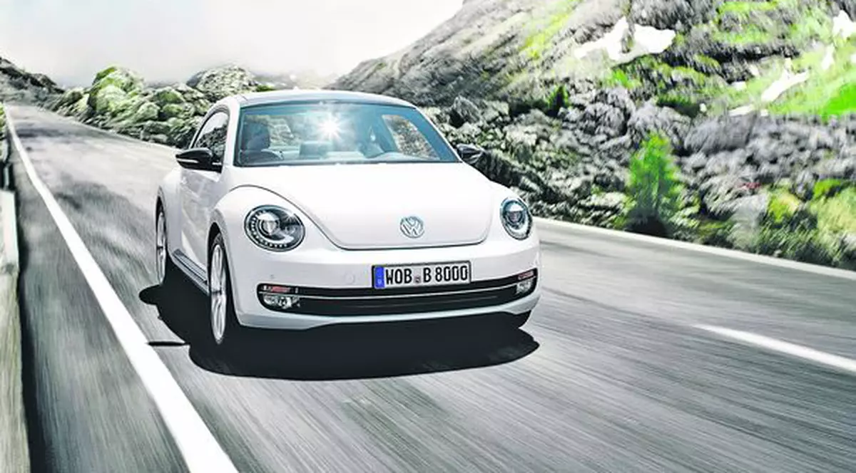 VW profită din plin de tradiţia celebrei Broscuţe, dar ultima generaţie este mai masculină şi mai dinamică, vizând o nouă categorie de clienţi